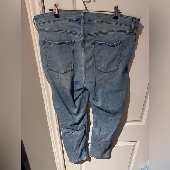Old Navy High-Rise Straight Jeans - Picture 2 of 2